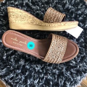 NWT Mila Paoli Sandals